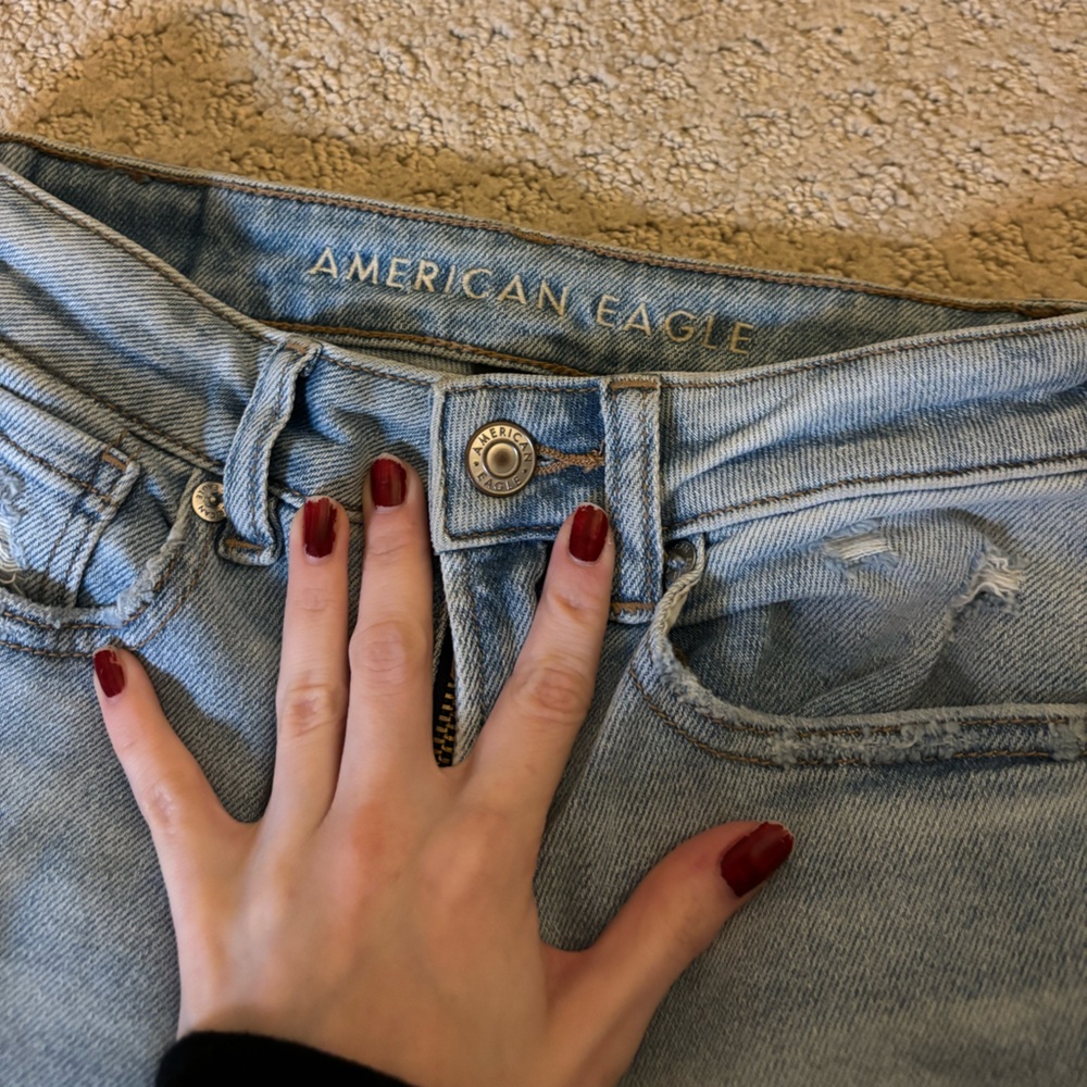 NWOT AE High Rise Mom Jeans - Picture 6 of 8